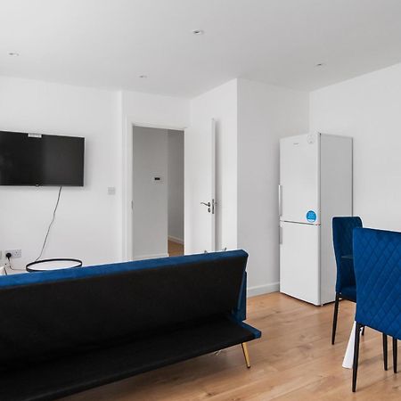 Livestay-Modern Apartments Building In Aylesbury アリスバーリー エクステリア 写真