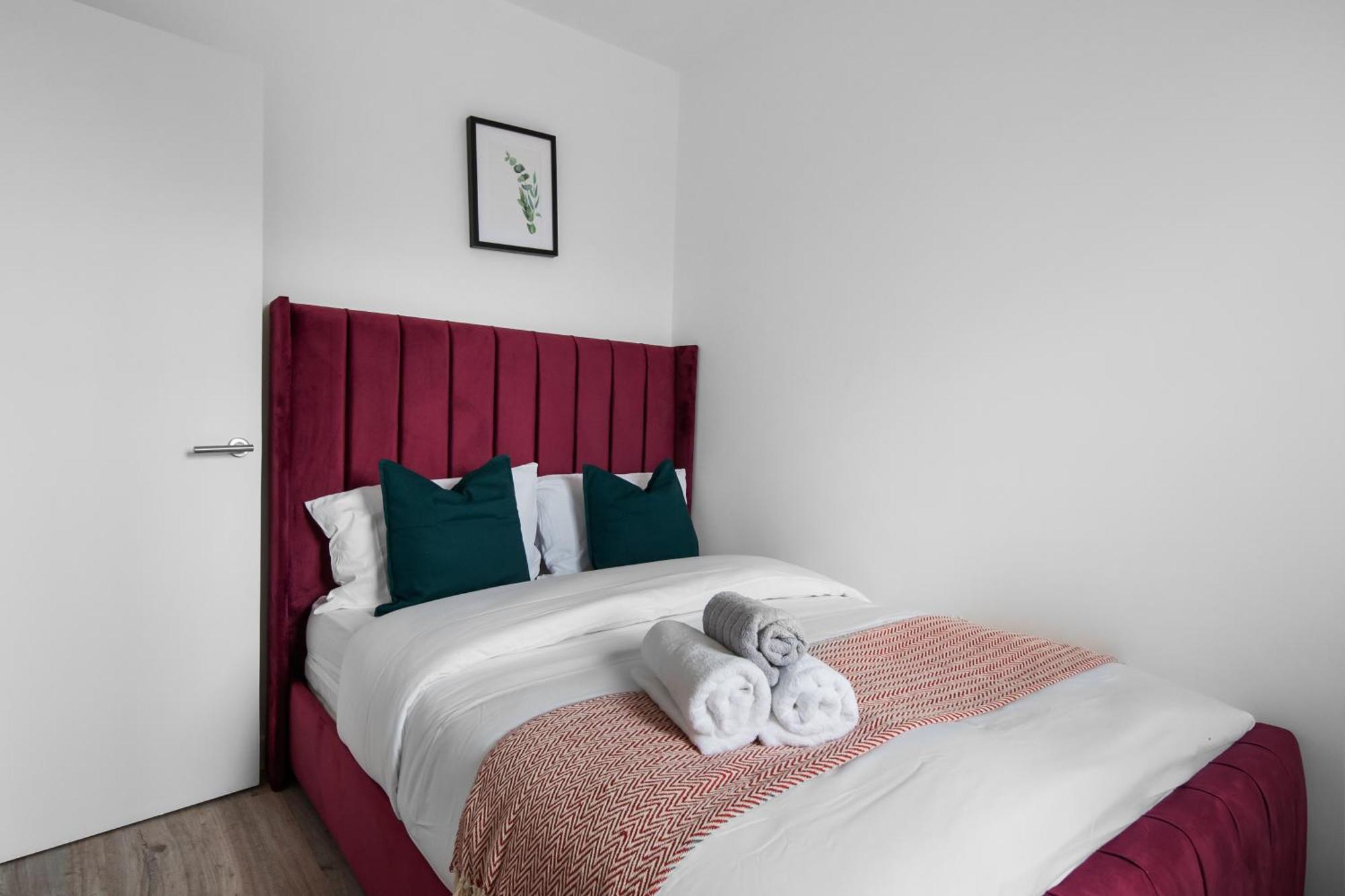 Livestay-Modern Apartments Building In Aylesbury アリスバーリー エクステリア 写真